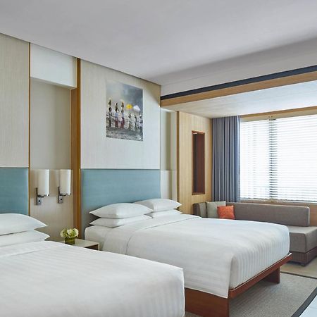 Courtyard By Marriott Bali Seminyak Resort Экстерьер фото A room at the hotel