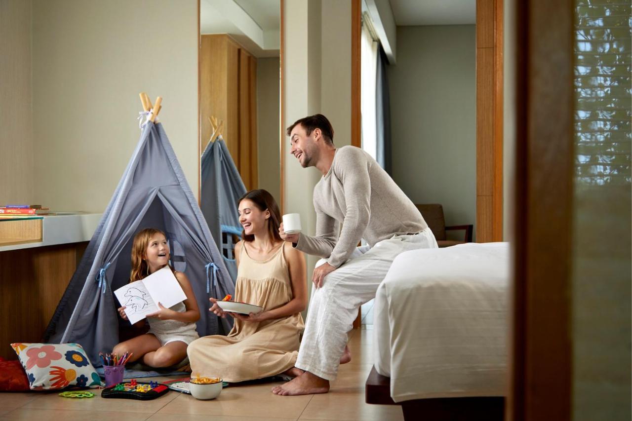 Courtyard By Marriott Bali Seminyak Resort Экстерьер фото Family at home