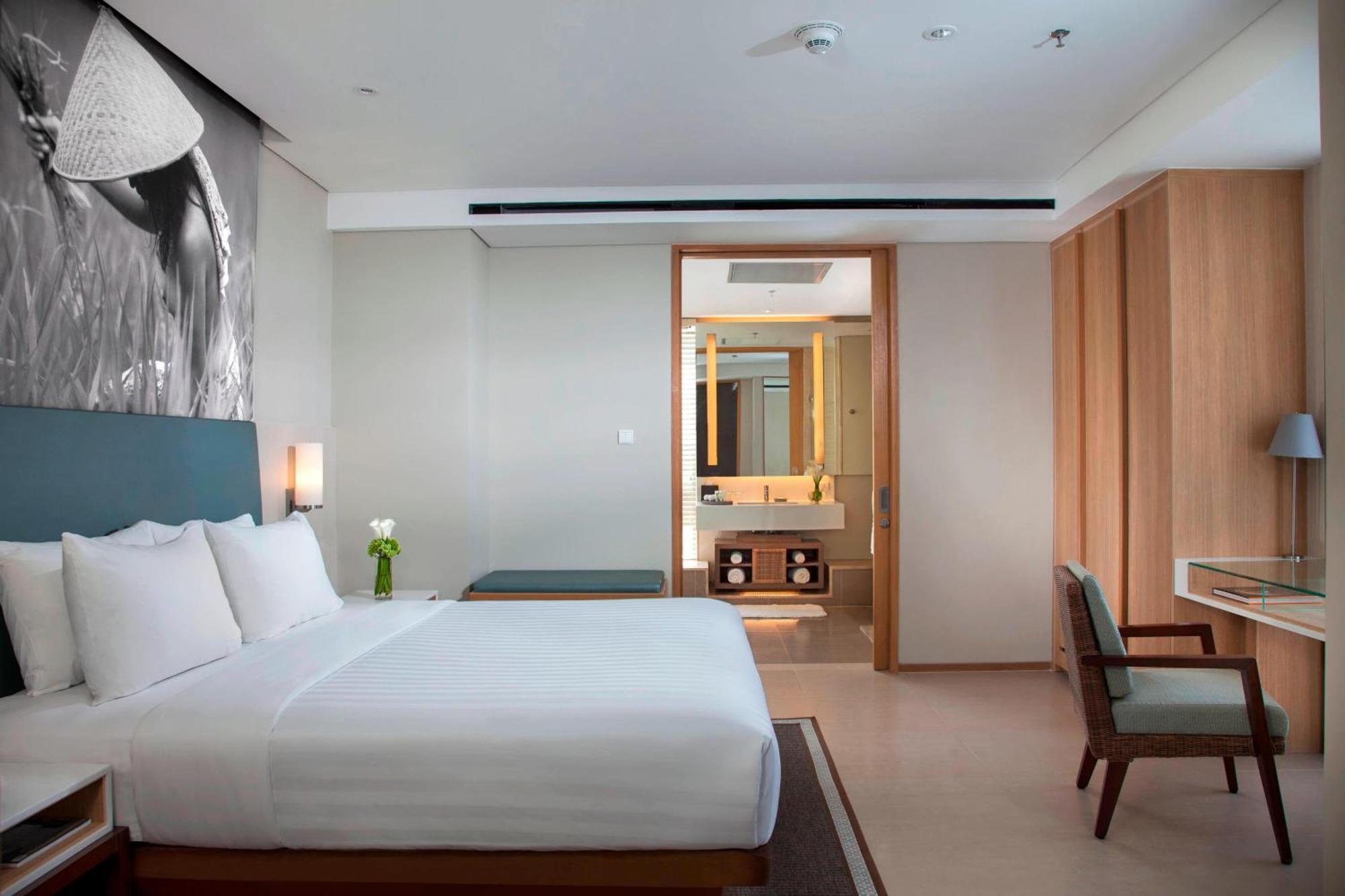 Courtyard By Marriott Bali Seminyak Resort Экстерьер фото Deluxe Room