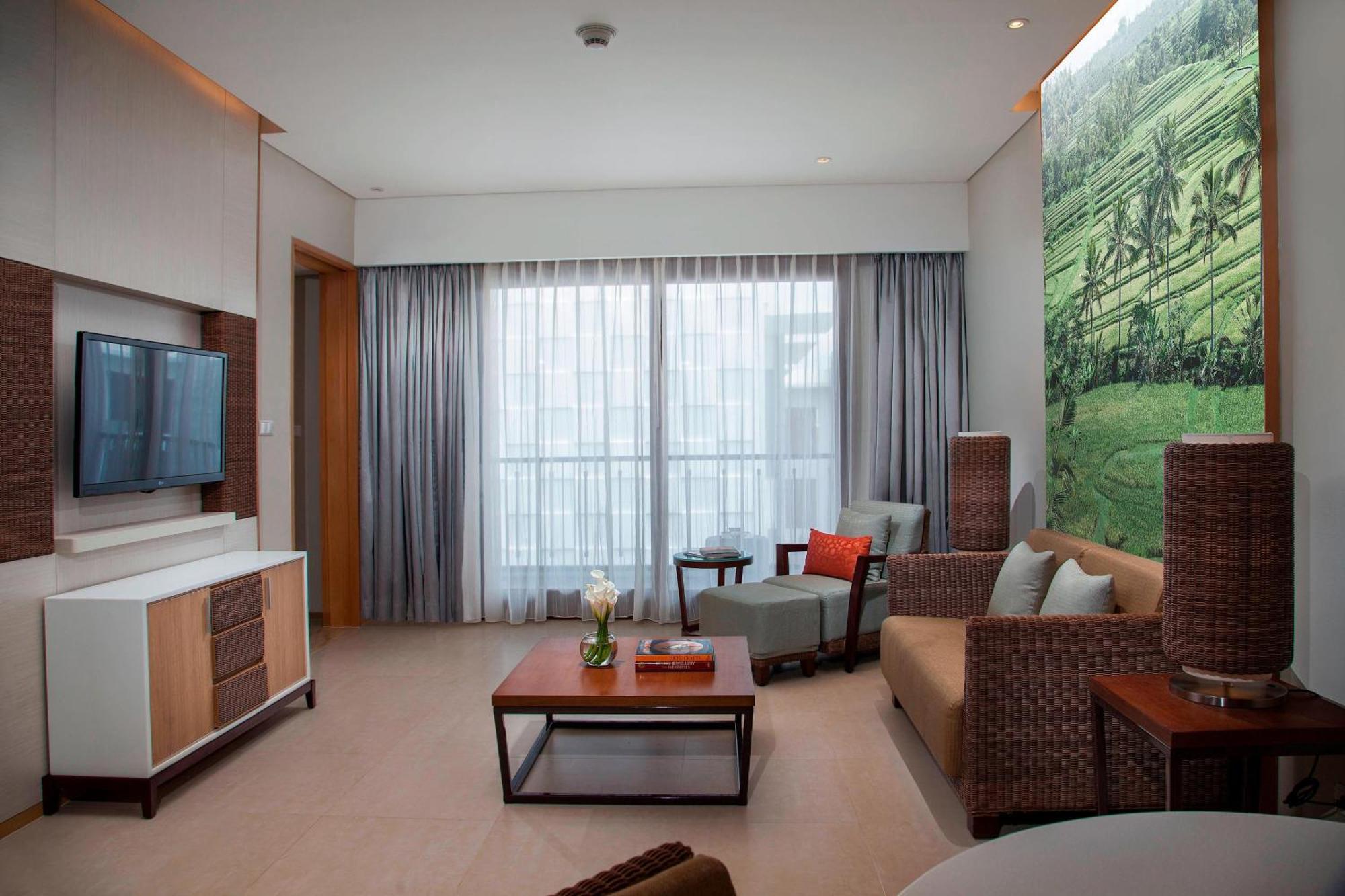 Courtyard By Marriott Bali Seminyak Resort Экстерьер фото Living room